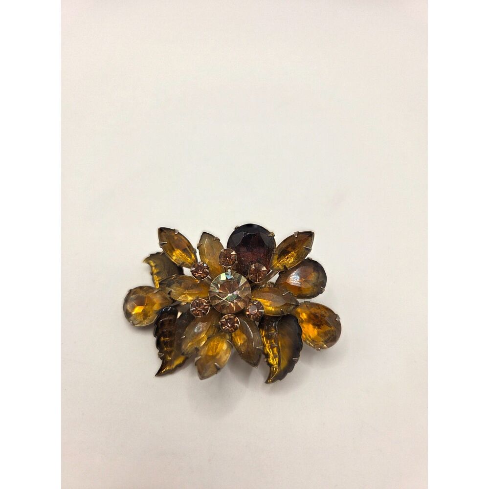 1843. Vintage Mid-Century Amber and Topaz Colored Marquise Rhinestone Brooch Pin